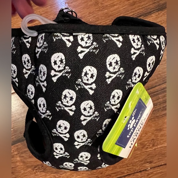 Top Paw Comfort Harness Skull & Bones Black & White Size XS - Picture 1 of 4